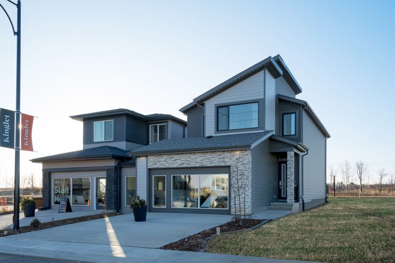 Exterior of Anthem's front garage showhomes in Kinglet by Big Lake